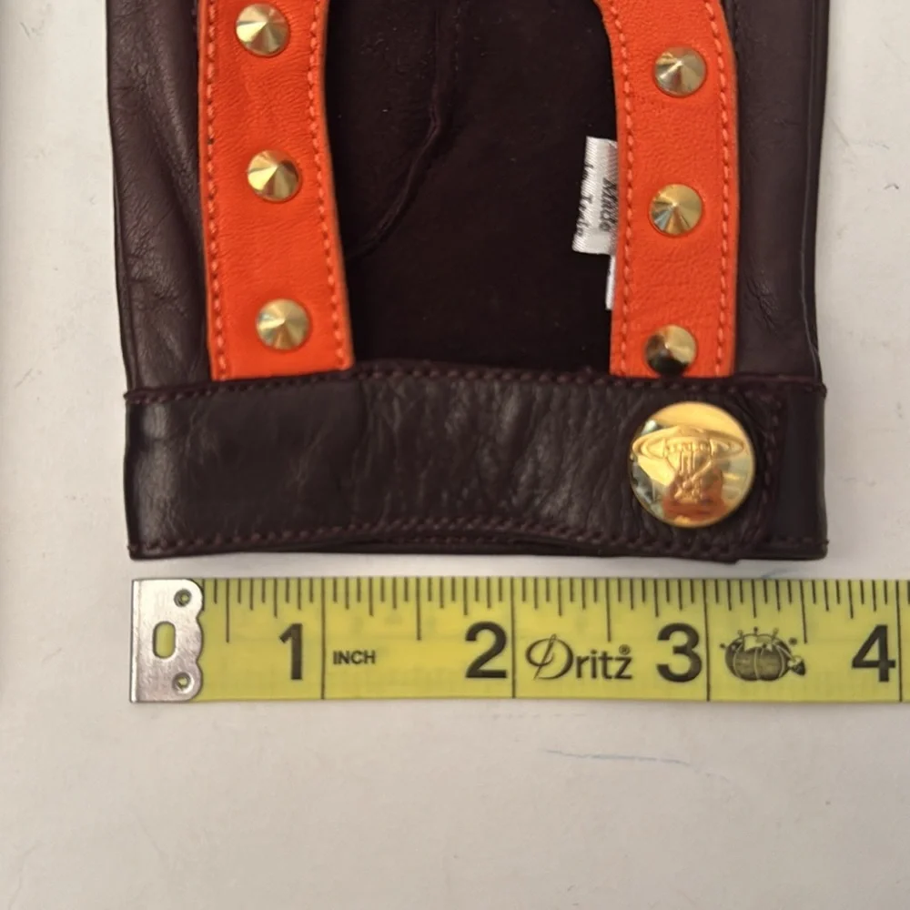 VIVIENNE WESTWOOD
BRAND NEW VINTAGE GLOVES ORANGE/BROWN/SILVER LEATHER WSTUDS M - Picture 12 of 17